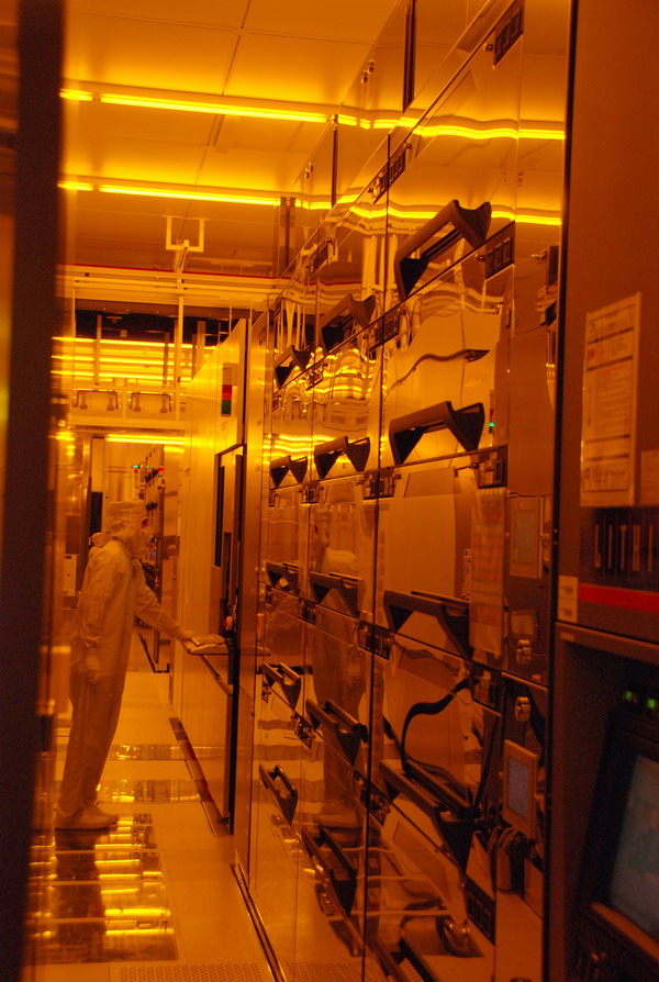 GlobalFoundries_fab_one_03.jpg