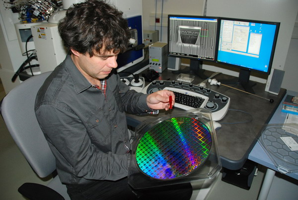GlobalFoundries_fab_one_09.jpg