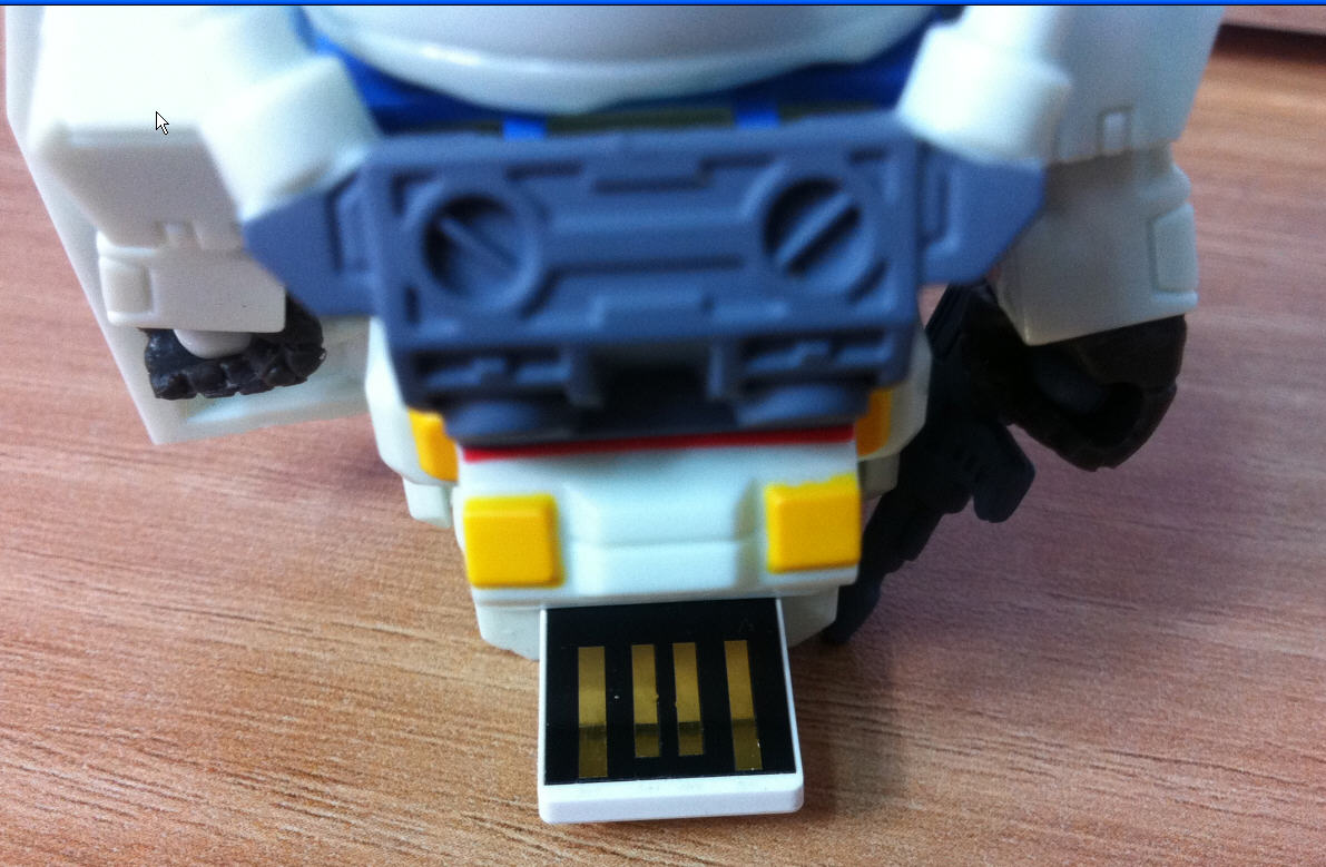 건담usb2.jpg