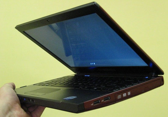 Dell_Vostro_1220_02.jpg