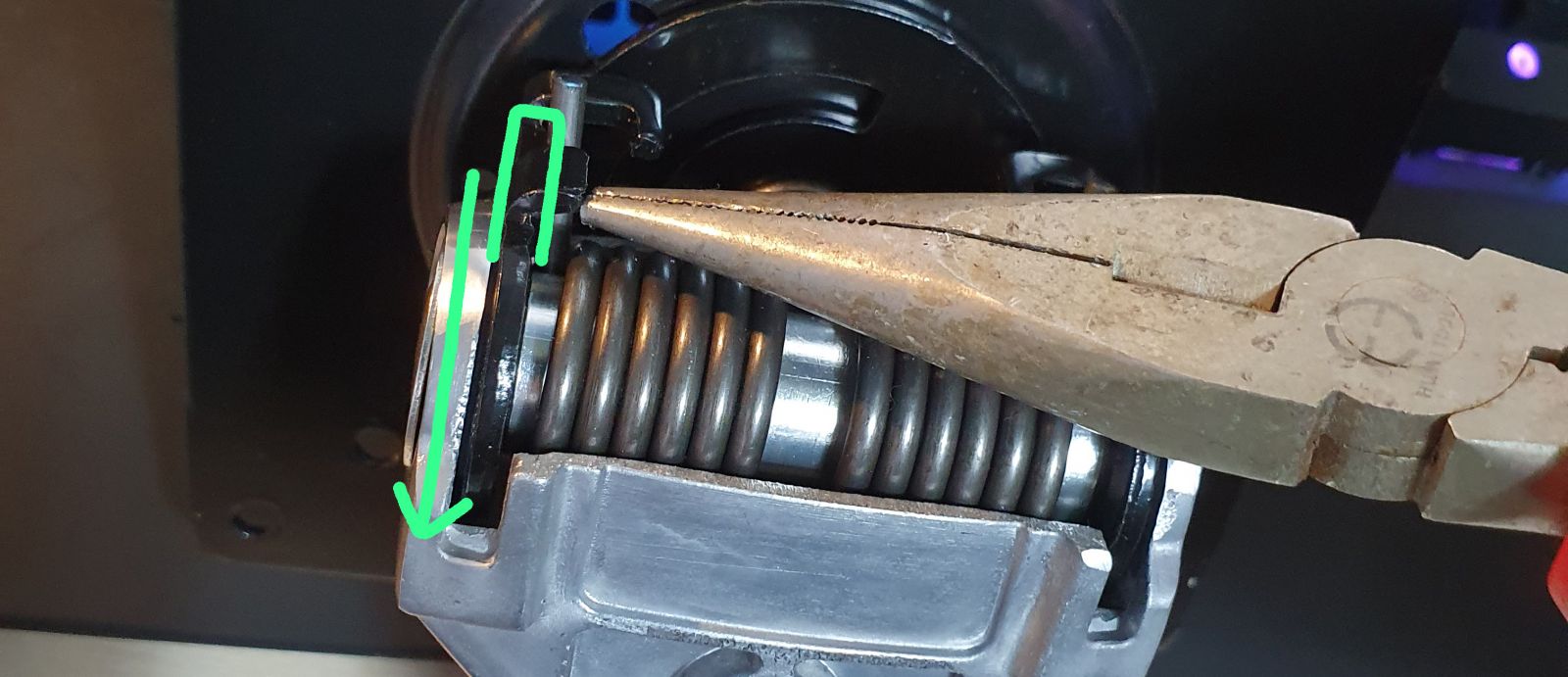 어고트론 LX 모니터암 틸트 내림각 개조 성공 - 컴퓨터 / 하드웨어 - 기글하드웨어