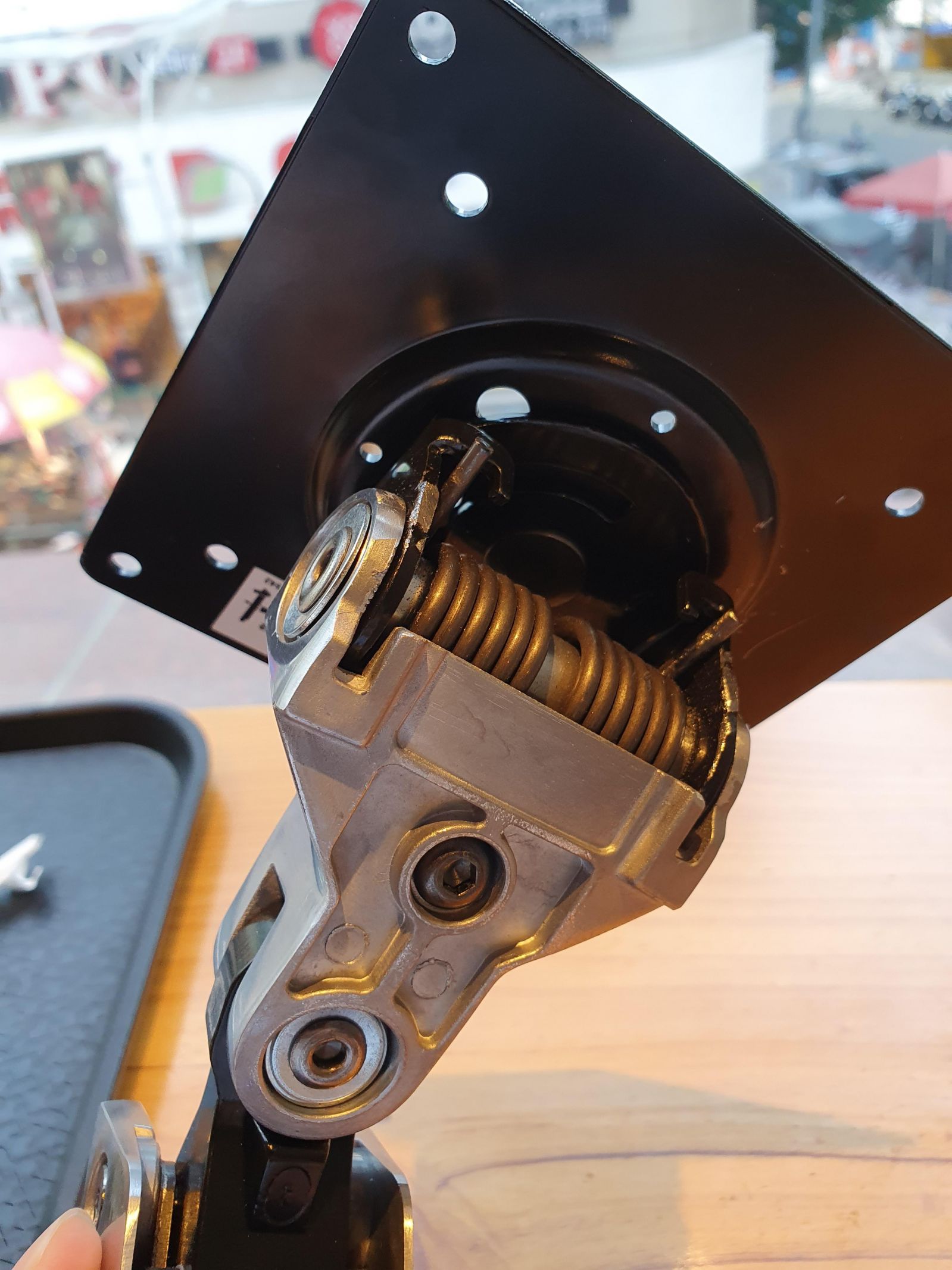 어고트론 LX 모니터암 틸트 내림각 개조 성공 - 컴퓨터 / 하드웨어 - 기글하드웨어