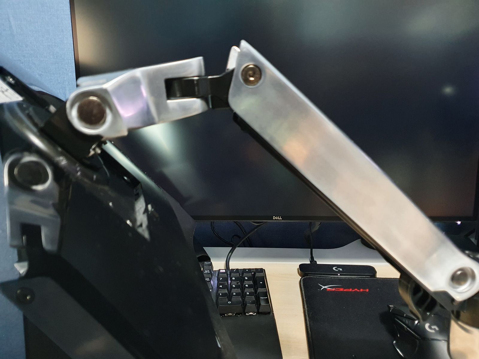 어고트론 LX 모니터암 틸트 내림각 개조 성공 - 컴퓨터 / 하드웨어 - 기글하드웨어