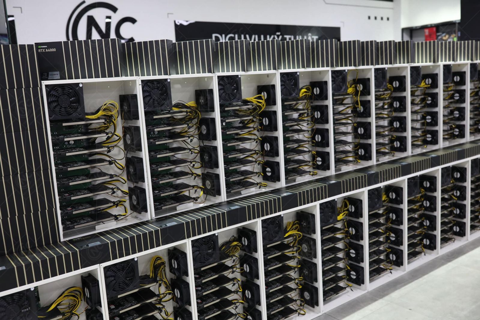 수백개의 NVIDIA RTX A4000을 채굴에 사용하는 베트남 소매상 - 컴퓨터 / 하드웨어 - 기글하드웨어