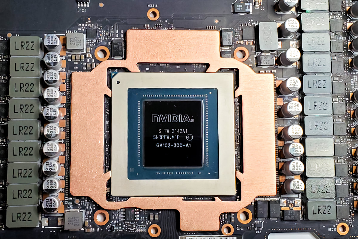 지포스 RTX 30 시리즈 그래픽카드에 장착하는 구리 방열판 - 컴퓨터 / 하드웨어 - 기글하드웨어