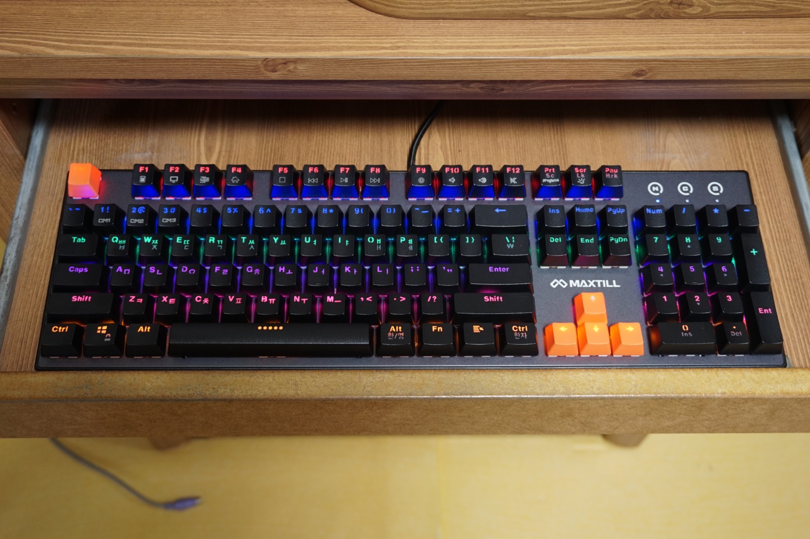 수령인증]MAXTILL TRON G610K 갈축 + 오렌지 색상 키캡/커버 - 사진 게시판 - 기글하드웨어