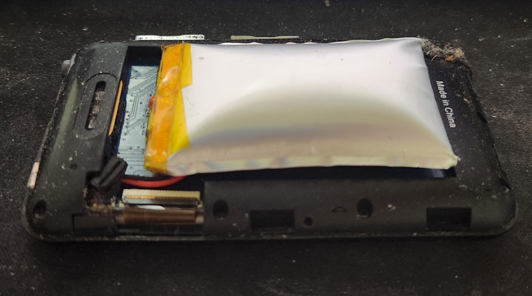 보조 배터리 부풀어 올랐을 때 안전하게 버리는 법 상세 이미지 1