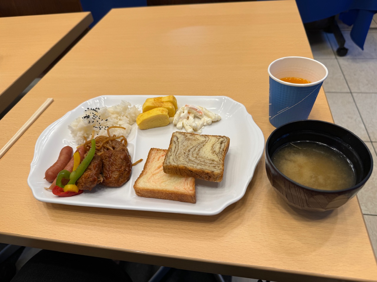 토요코인 오사카 센바점의 조식 수준 - 커뮤니티 게시판 - 기글하드웨어