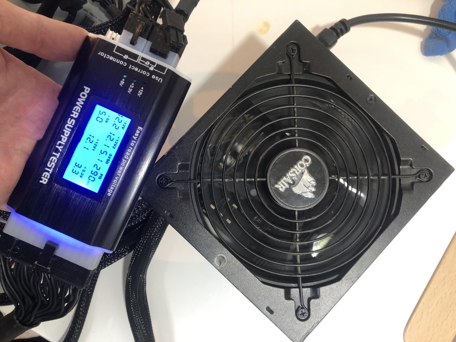 볼륨조절 노브, 로프로파일 쿨러, 라이저 케이블, 750W 파워를 팔아요 - 커뮤니티 게시판 - 기글하드웨어